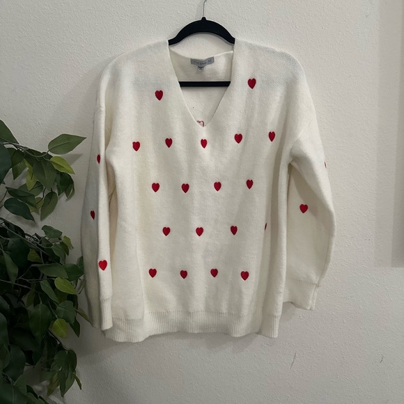 White Sweater with Red Hearts embroidered Sz XL - Picture 1 of 4
